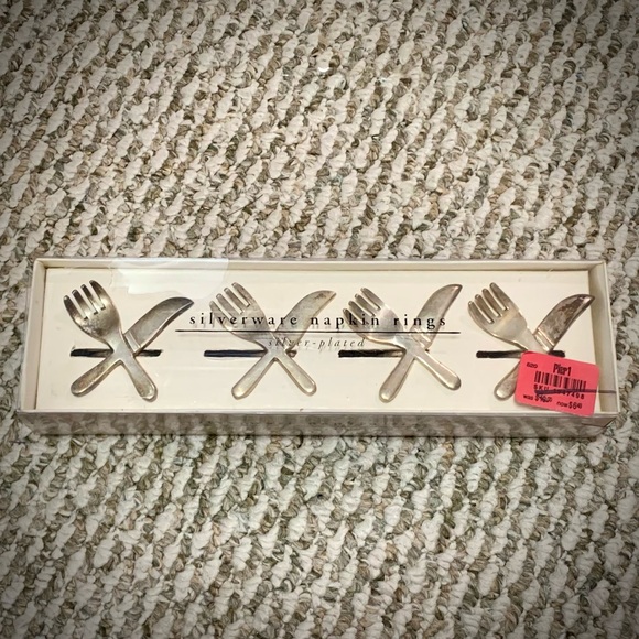 Pier 1 Other - Pier 1 Silverware Napkin Rings Set